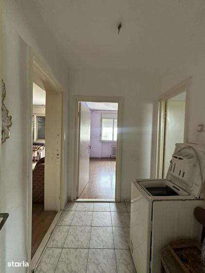 Apartament cu 3 camere decomandat în Solidarității