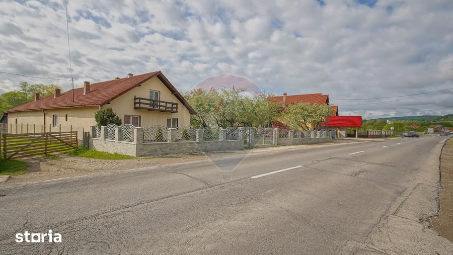 Casă cu 5 camere cu Teren 2633 Mp în Sita Buzăului