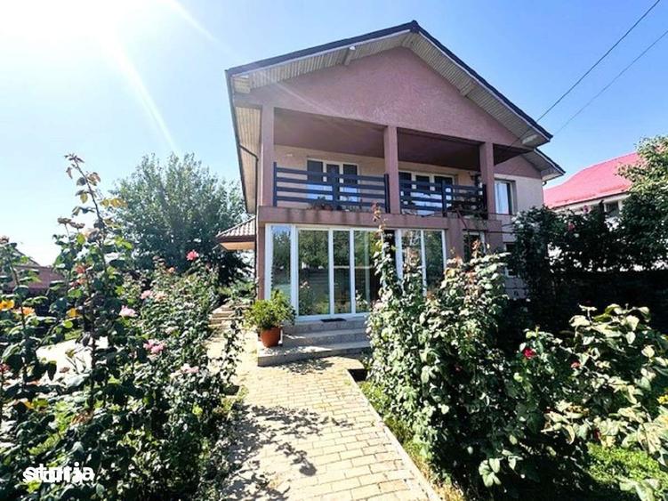 Casă cu 7 camere cu Teren 1250 Mp în Central