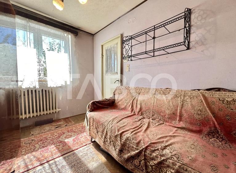 Apartament cu 2 camere semidecomandat, mobilat în Gheorgheni