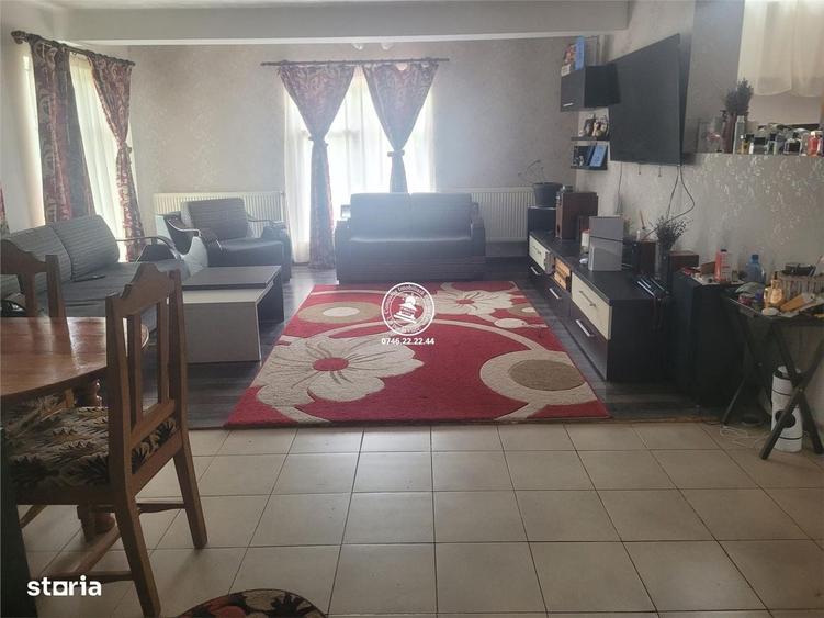 Casă cu 4 camere în Breazu