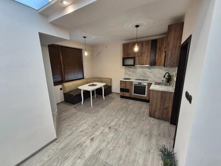 Apartament cu 3 camere decomandat în Traian