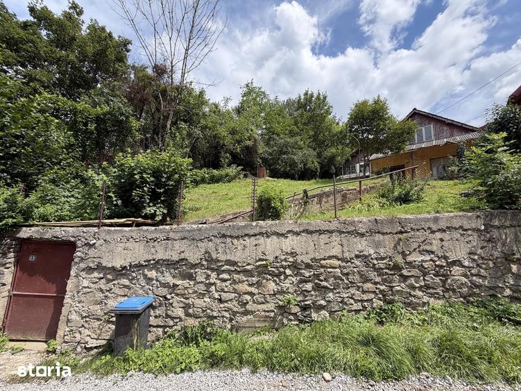 Casă cu 3 camere cu Teren 1352 Mp în Central