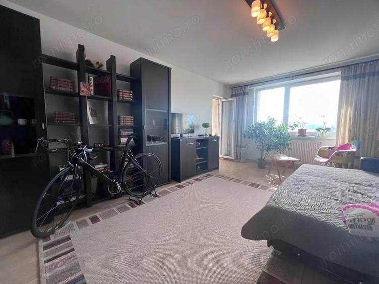 Apartament cu 3 camere decomandat în Dorobanți