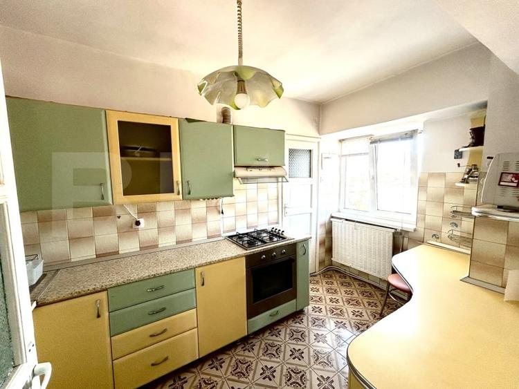 Apartament cu 3 camere decomandat, mobilat în Central