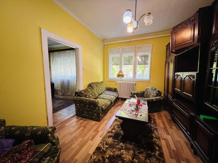 Casă individuală cu 8 camere cu Teren 739 Mp în Mehala