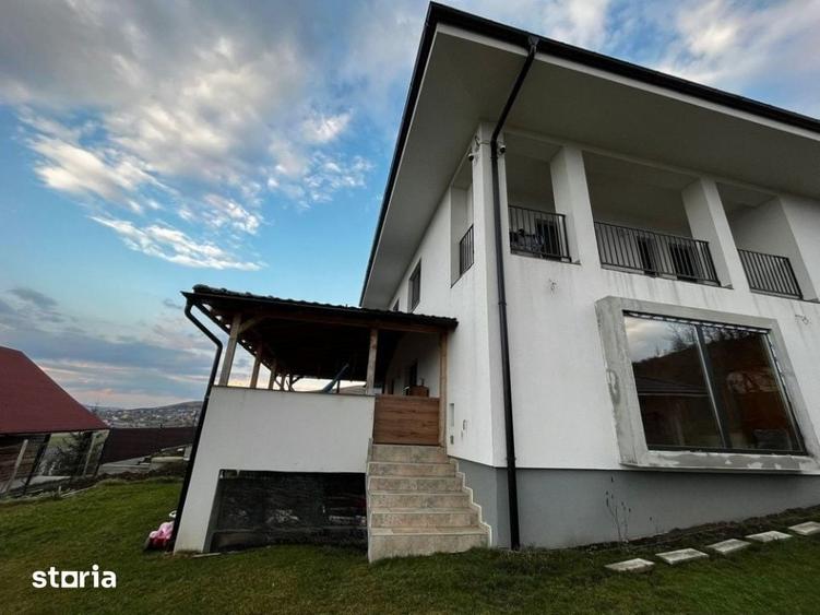Casă cu 6 camere cu Teren 640 Mp în Apahida