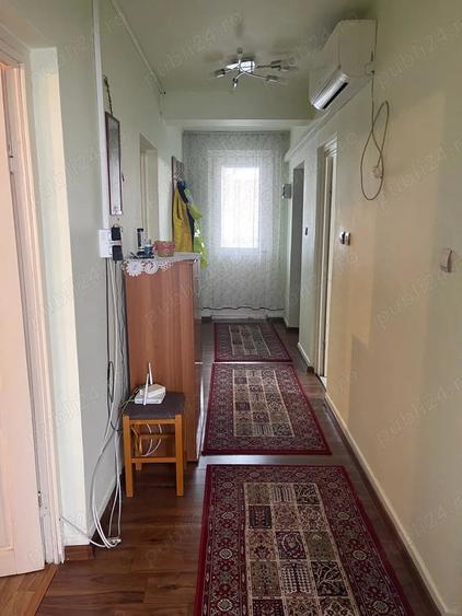 Apartament cu 3 camere semidecomandat în Central