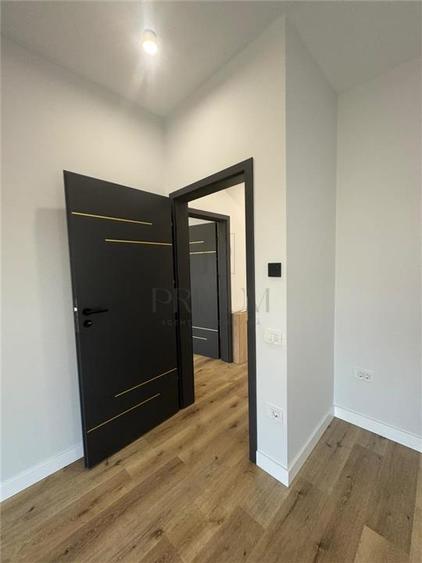 Duplex cu 4 camere cu Canalizare în Moșnița Nouă