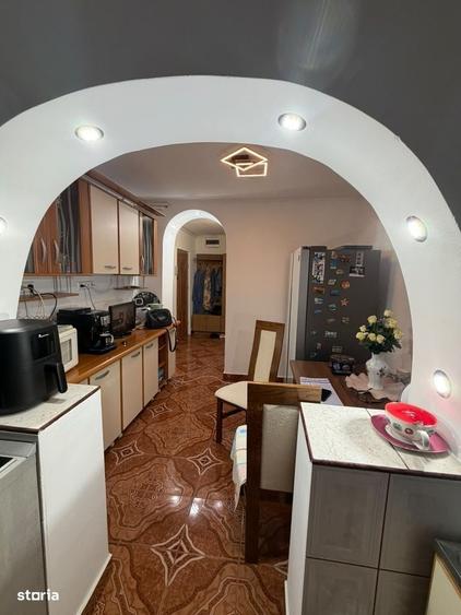 Apartament cu 3 camere decomandat în Steaua
