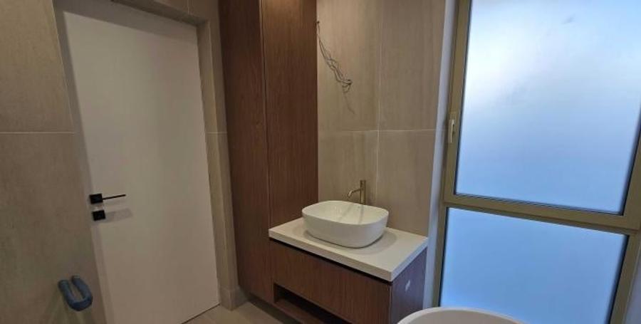 Apartament cu 3 camere semidecomandat în Domenii