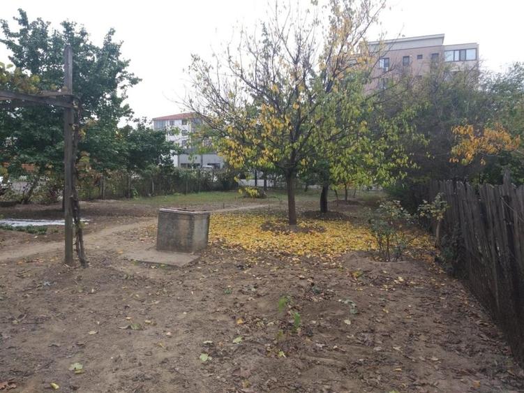 Teren Construcții intravilan de 721 mp, în Kamsas