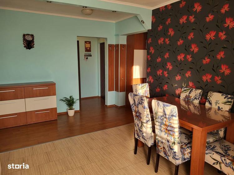 Apartament cu 3 camere decomandat în Rogerius