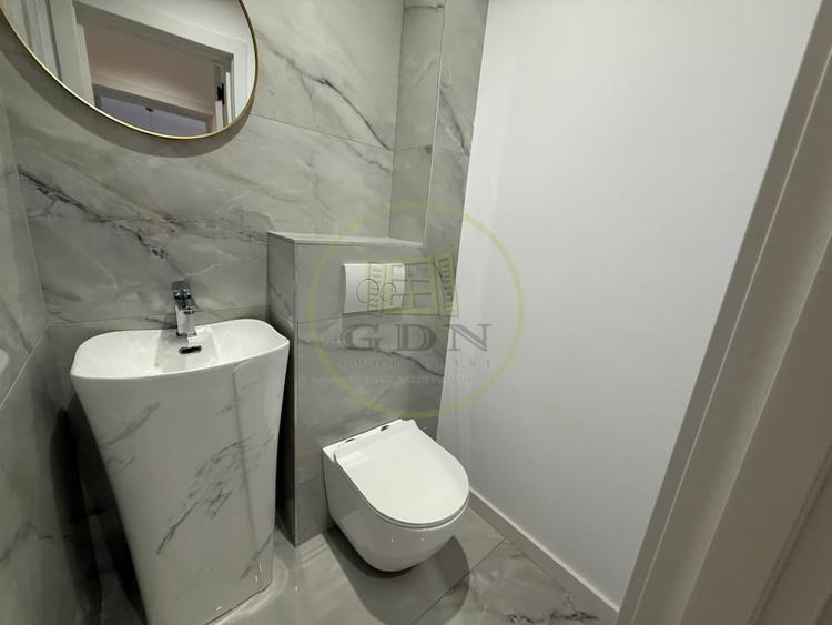Apartament cu 3 camere decomandat, mobilat în Exterior Est