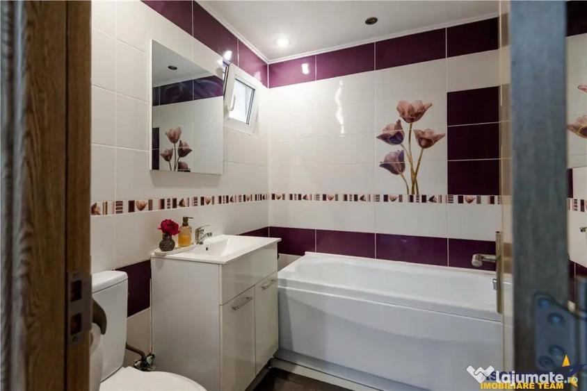 Apartament cu 3 camere decomandat în Dârste