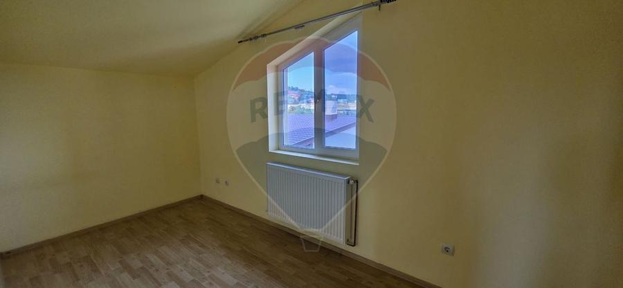 Casă individuală cu 4 camere cu Teren 445 Mp în Valea Voievozilor