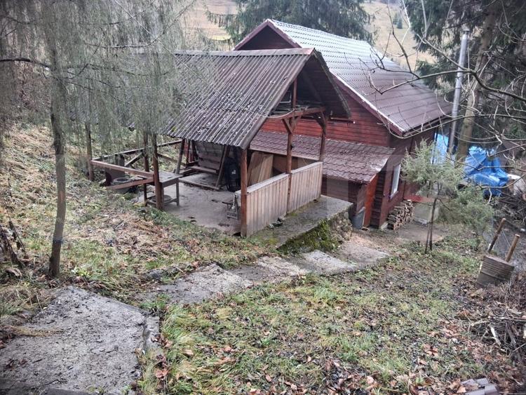 Casă individuală cu 5 camere cu Teren 370 Mp în Muntele Băișorii