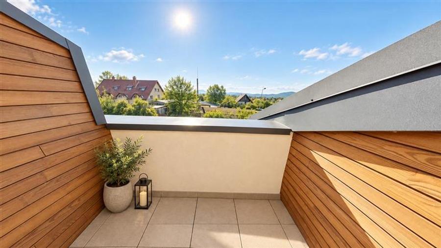Penthouse cu 3 camere decomandat, mobilat în Bartolomeu