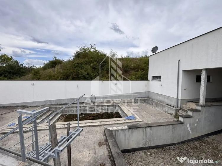 Casă cu 7 camere cu Teren 1080 Mp în Central