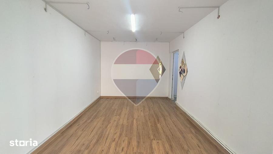 Spațiu comercial, de 60 mp, în Micro 14