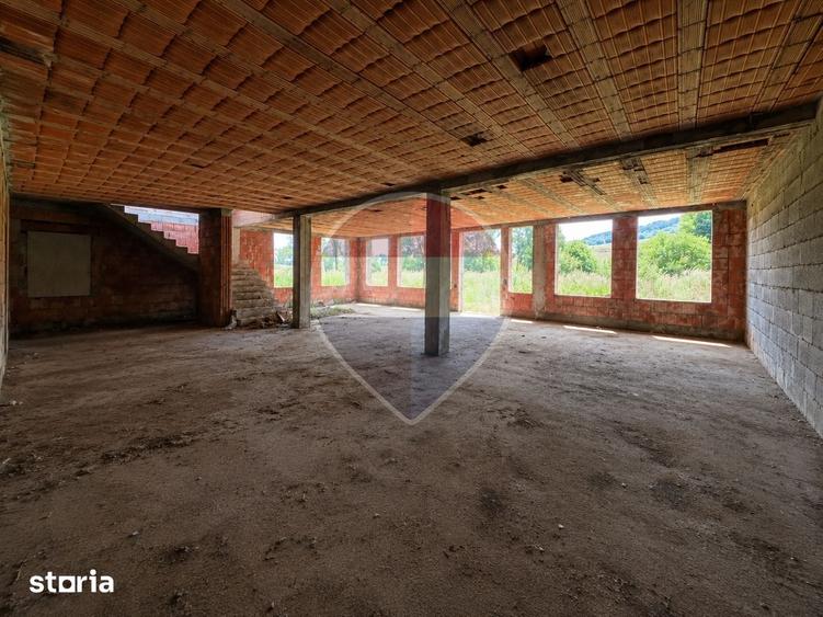 Spațiu comercial, de 400 mp, în Central