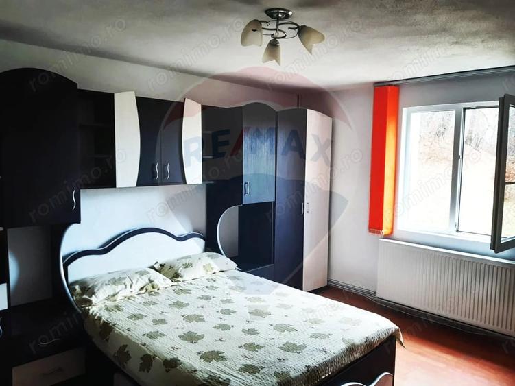 Casă cu 7 camere cu Teren 3580 Mp în Tohănița