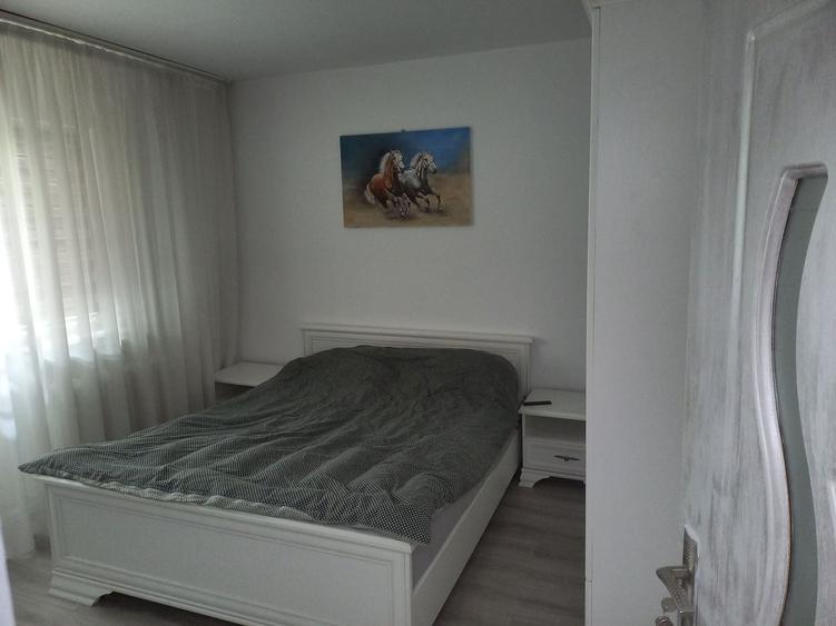 Apartament cu 3 camere decomandat în Găvana