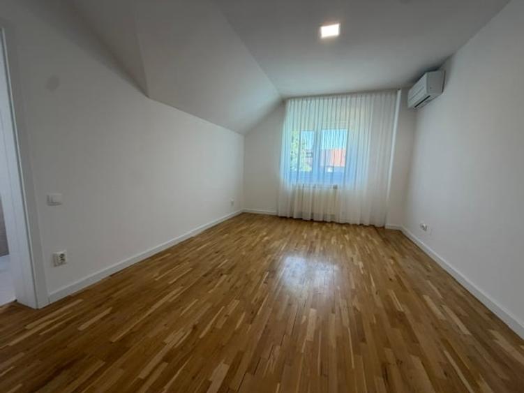 Casă individuală cu 7 camere cu Piscina în Iancu Nicolae