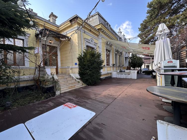 Spațiu comercial, de 500 mp, în Central