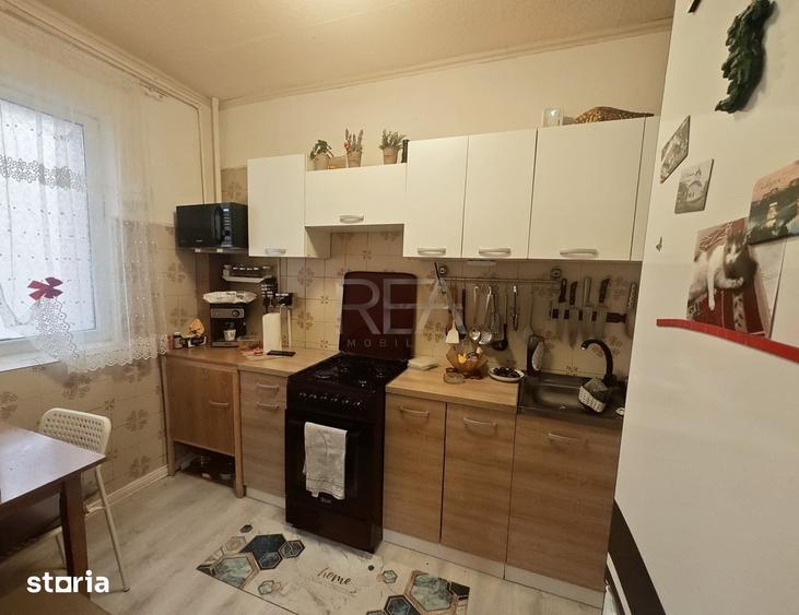 Apartament cu 3 camere decomandat în Giurgiului