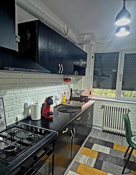 Apartament cu 2 camere semidecomandat în Podu Roș