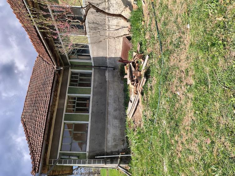 Casă cu Teren 20000 Mp în Vârfurile