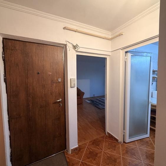 Apartament cu 3 camere decomandat în Exterior Vest