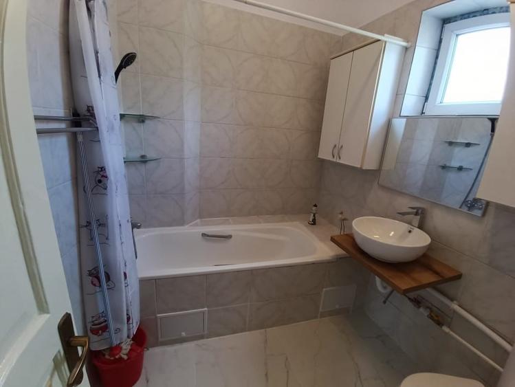 Spațiu comercial, de 130 mp, în Central