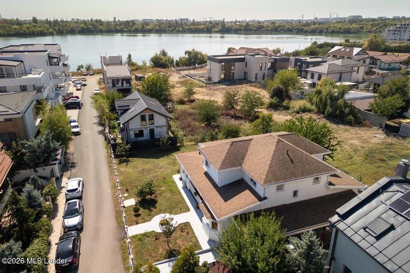 Casă individuală cu 7 camere cu Canalizare în Central