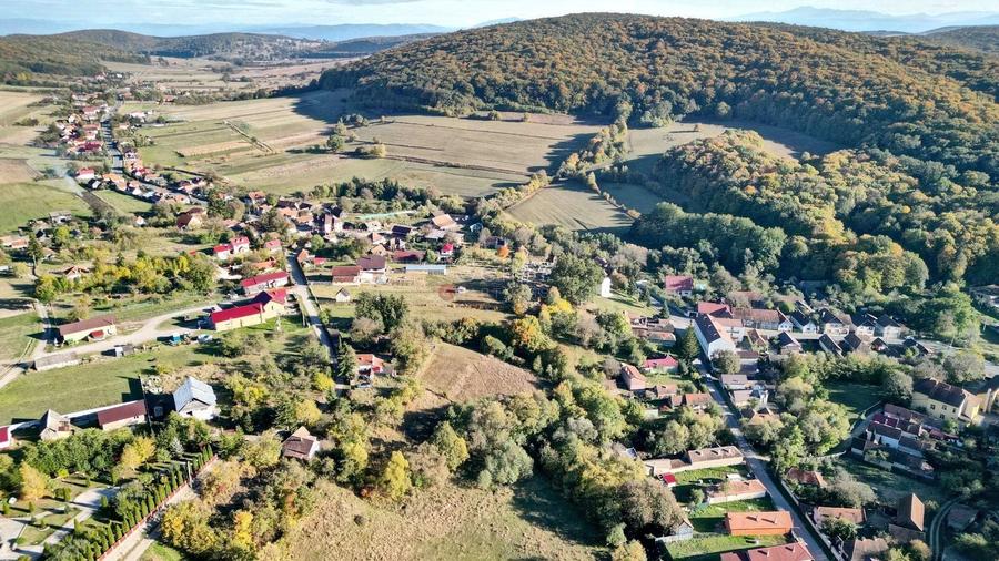 Teren Construcții intravilan de 2825 mp, în Vâlcele