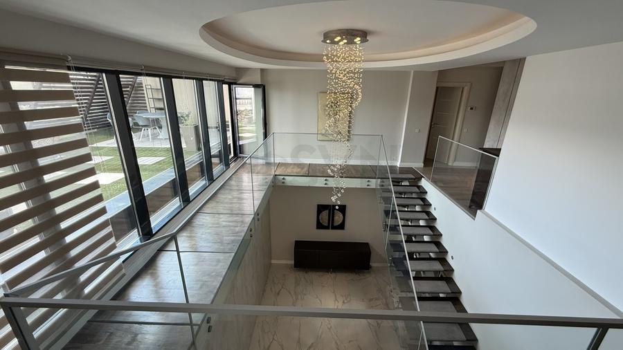 Apartament cu 5 camere decomandat, mobilat în Herăstrău