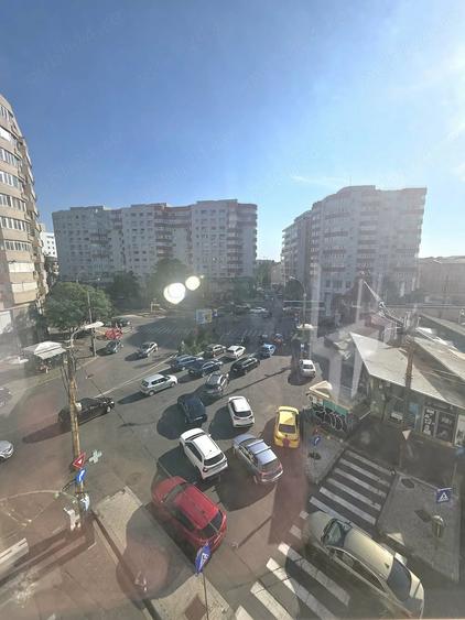 Apartament cu 2 camere semidecomandat în 1 Mai