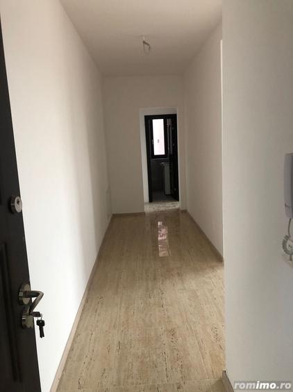 2 camere la 2 minute de benzinaria ESO - 10