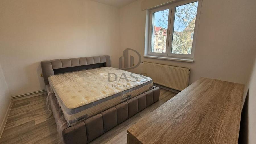 Apartament cu 4 camere decomandat, mobilat în Ștrand