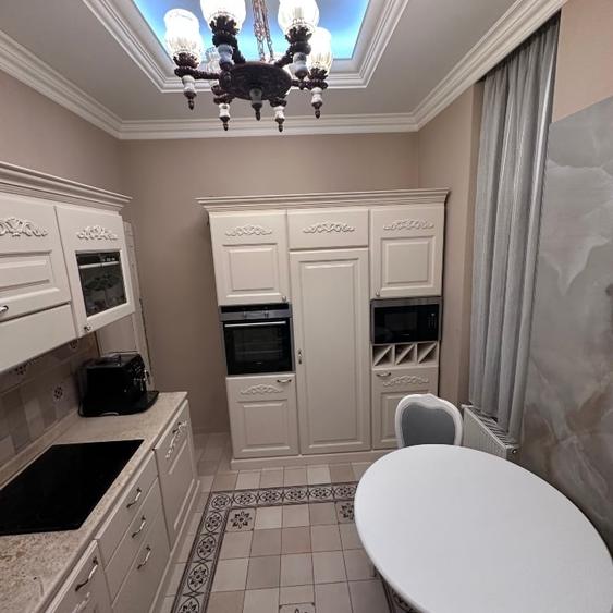 Apartament cu 3 camere decomandat, mobilat în Sinaia