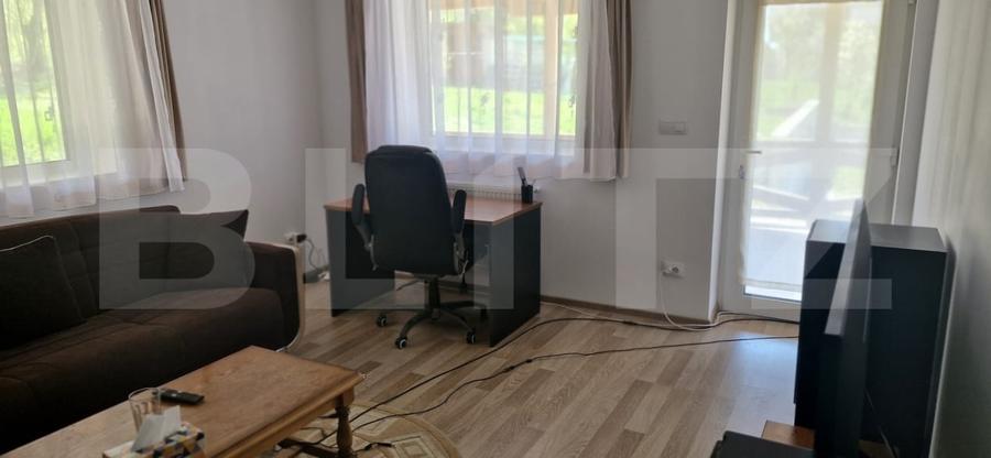 Casă individuală cu 9 camere cu Teren 1000 Mp în Pucioasa