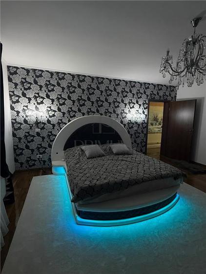 Casă individuală cu 5 camere cu Canalizare în Giroc