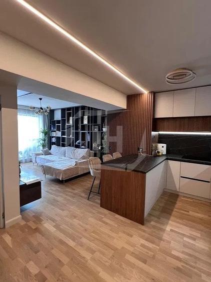 Apartament cu 3 camere semidecomandat în Zorilor