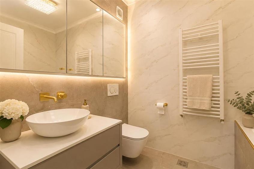 Apartament cu 3 camere decomandat, mobilat în Bună Ziua