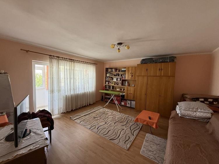 Vand spartament cu o camera - 7