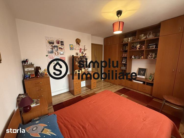 Apartament cu 4 camere decomandat în 1 Mai