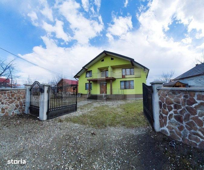 Casă cu 4 camere în Săsarm