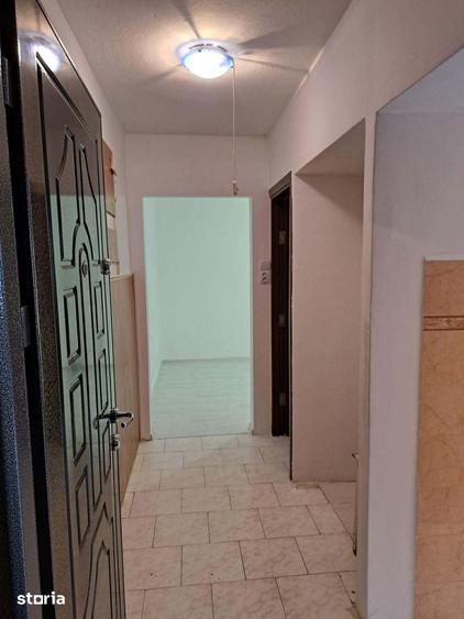 Apartament cu 2 camere semidecomandat în Micro 15