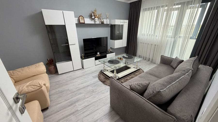 Apartament cu 2 camere decomandat, mobilat în Casa de Cultură